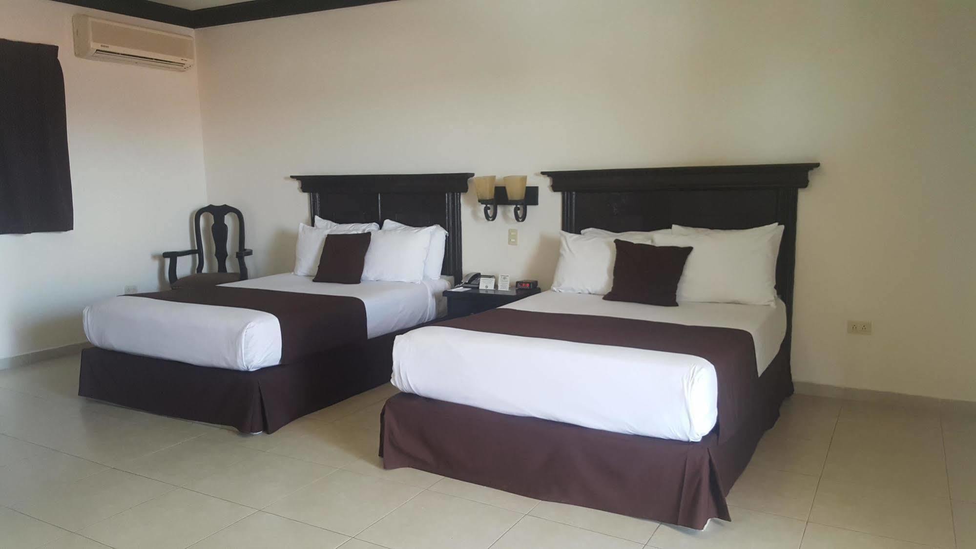 Hotel Go Inn Монклова Экстерьер фото