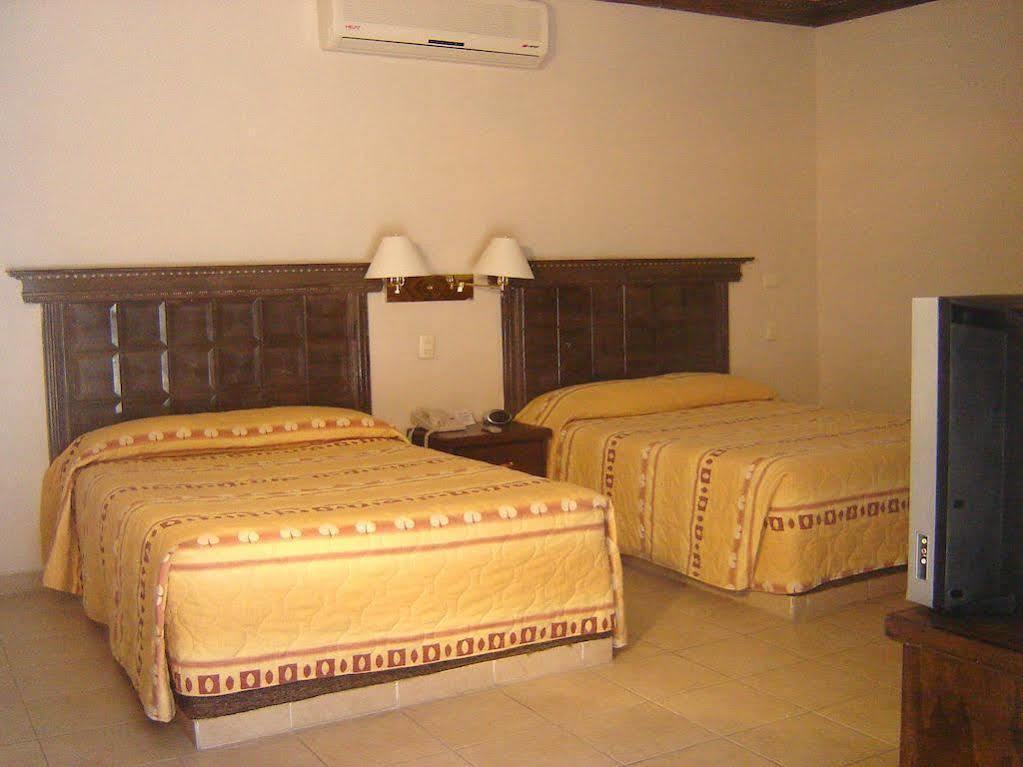 Hotel Go Inn Монклова Экстерьер фото