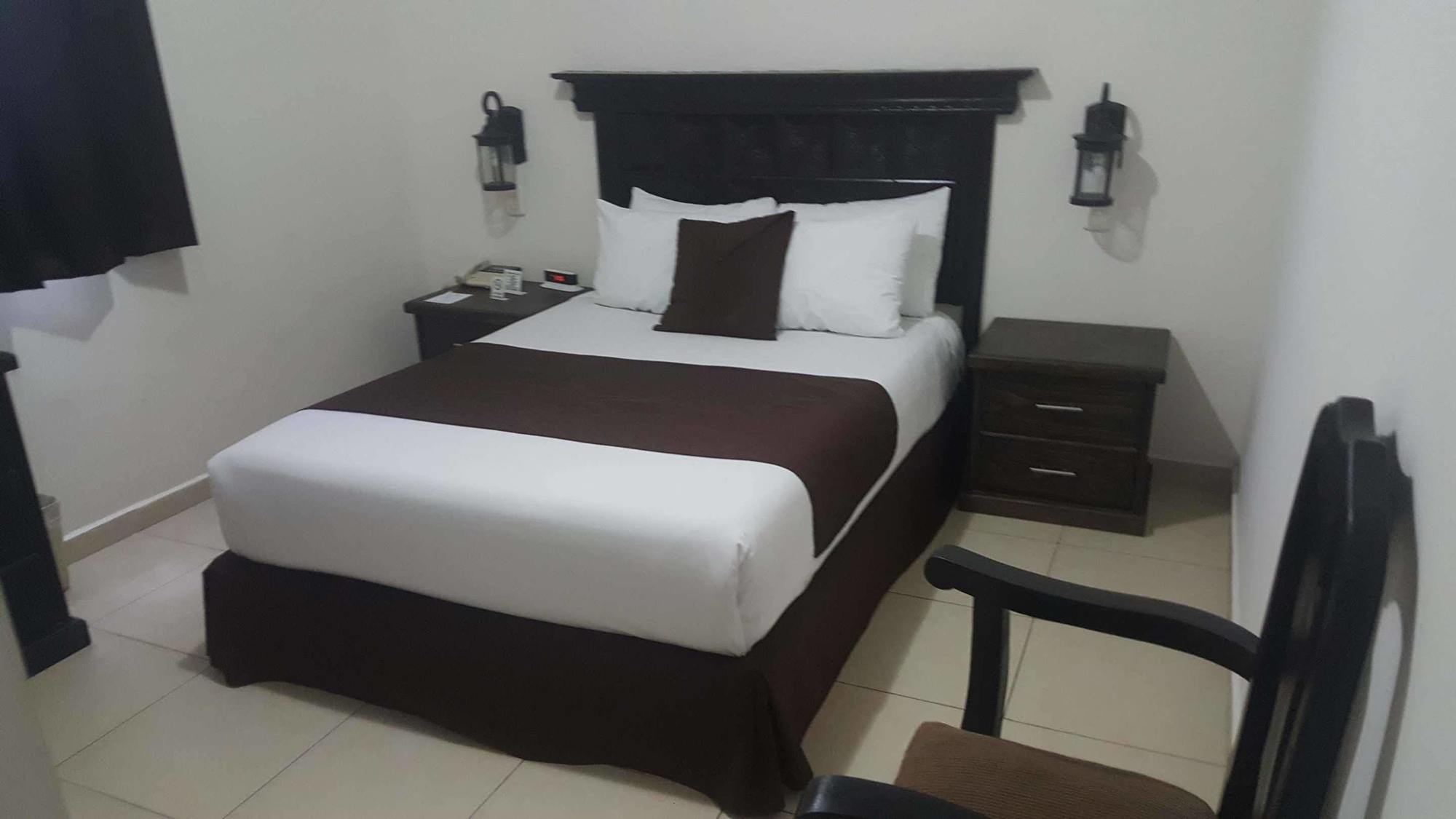 Hotel Go Inn Монклова Экстерьер фото